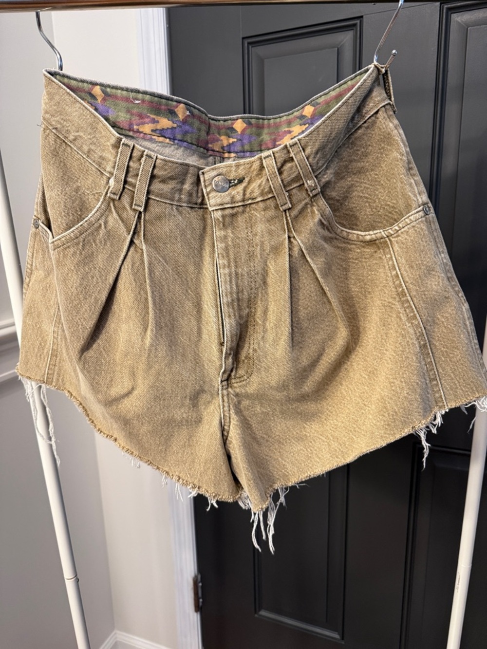 Vintage High Waisted Pleated Denim Shorts USA Made Raw Hem Size 32